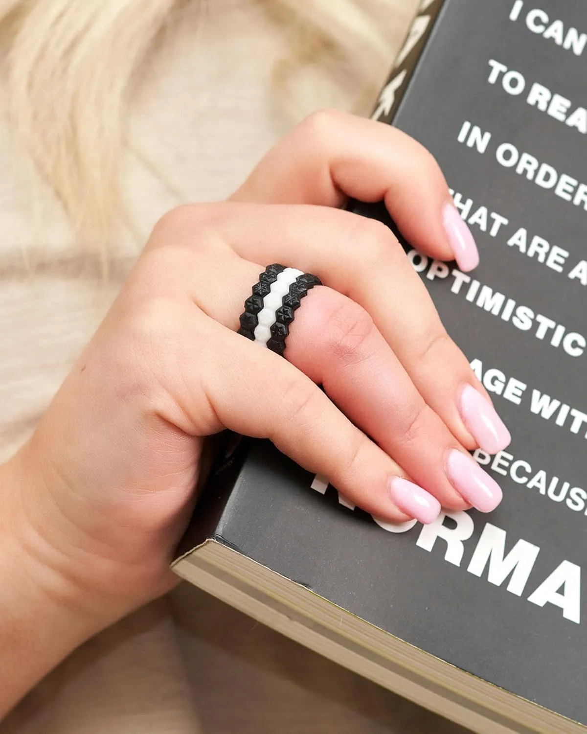 Rinfit Silicone Rings for Women 4mm Wide, 2.5mm Thick - Women's Thin and Stackable Wedding Bands - Rubber Engagement Rings - Stars Collection